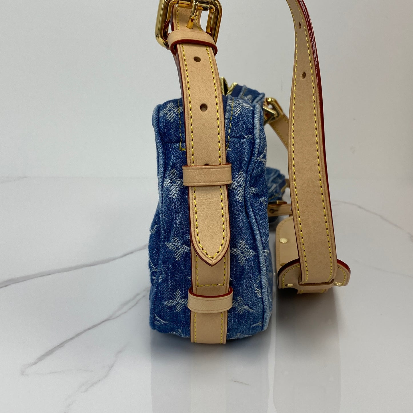Louis Vuitton Croissant MM - Lafayette Consignment