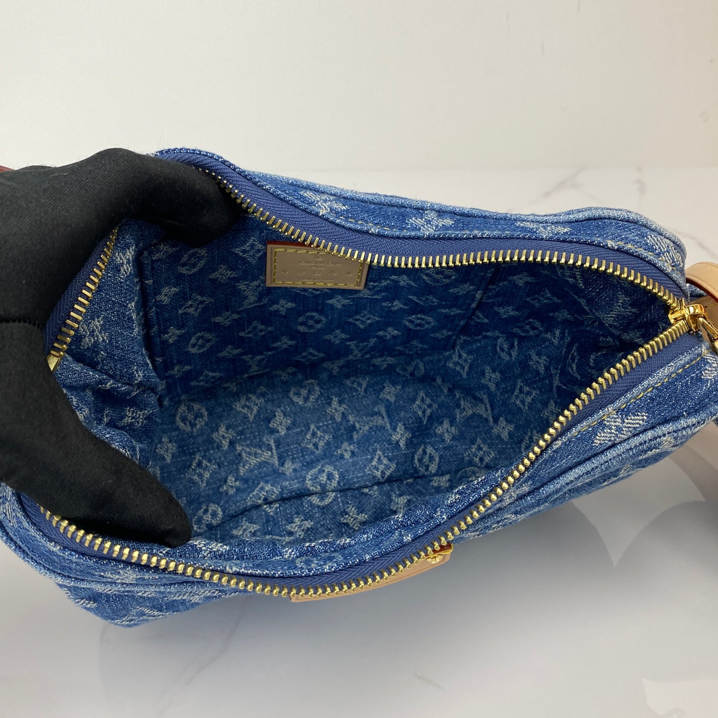 Louis Vuitton Croissant MM - Lafayette Consignment