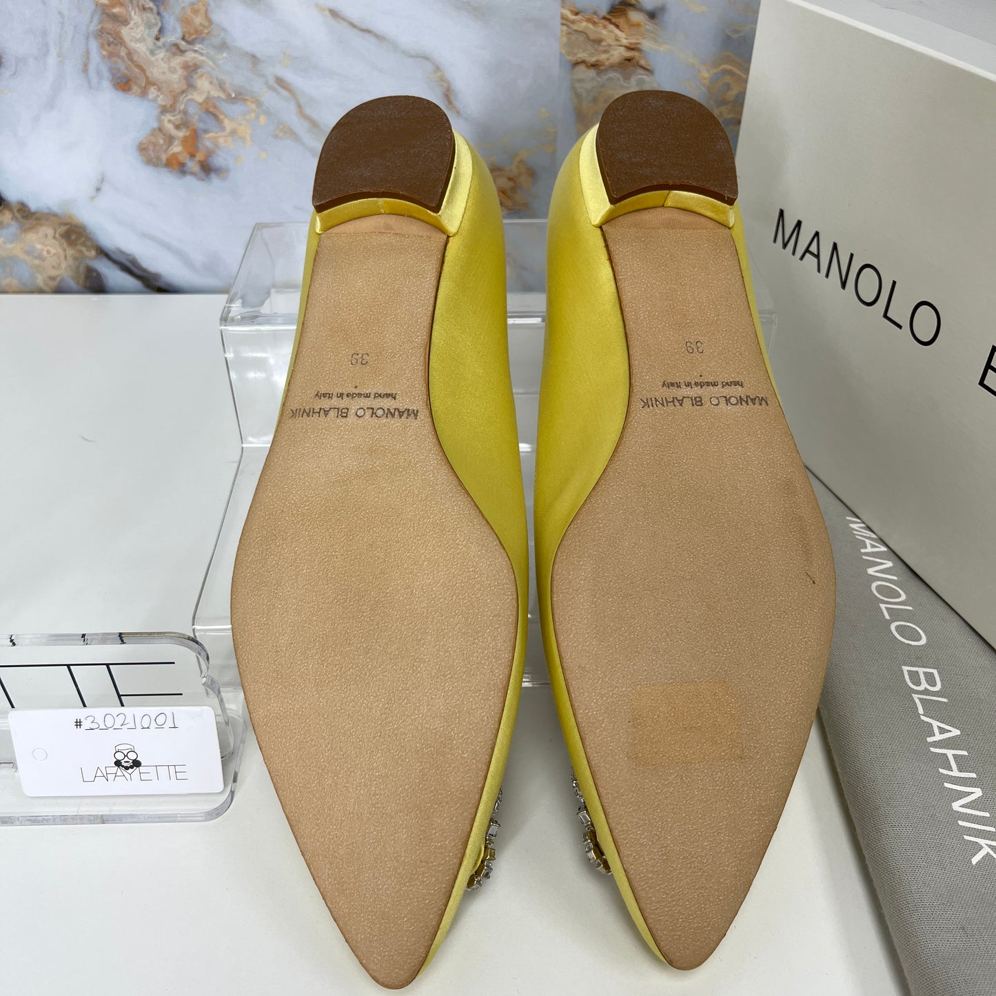 Manolo Blahnik Hangisiflat - Lafayette Consignment