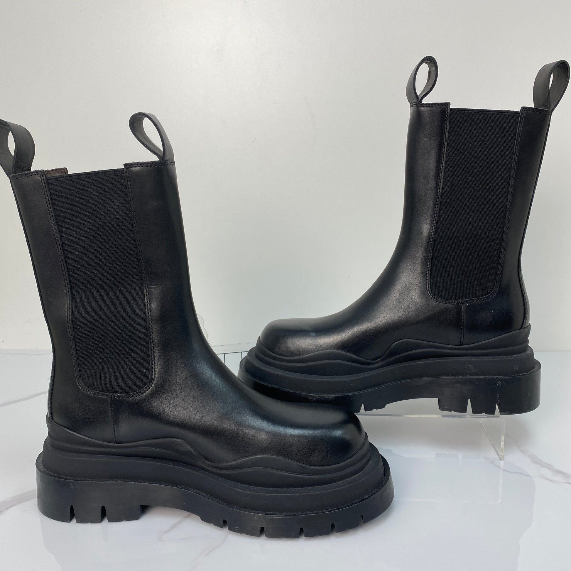 Bottega Veneta Tire Chelsea Boot