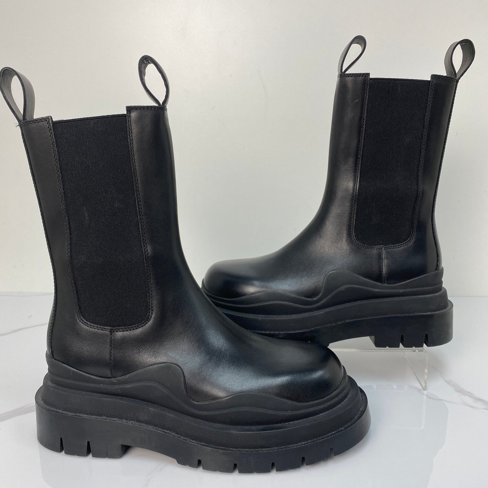 Bottega Veneta Tire Chelsea Boot