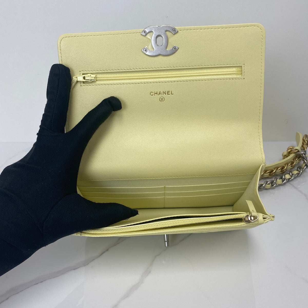 Chanel 19 Wallet on Chain - photo 6