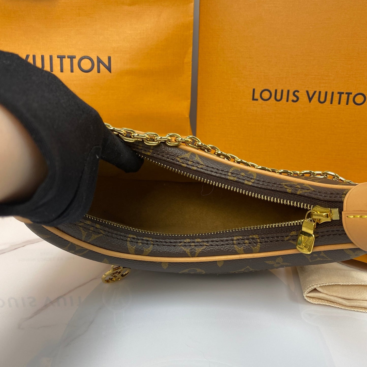 Louis Vuitton In the loop