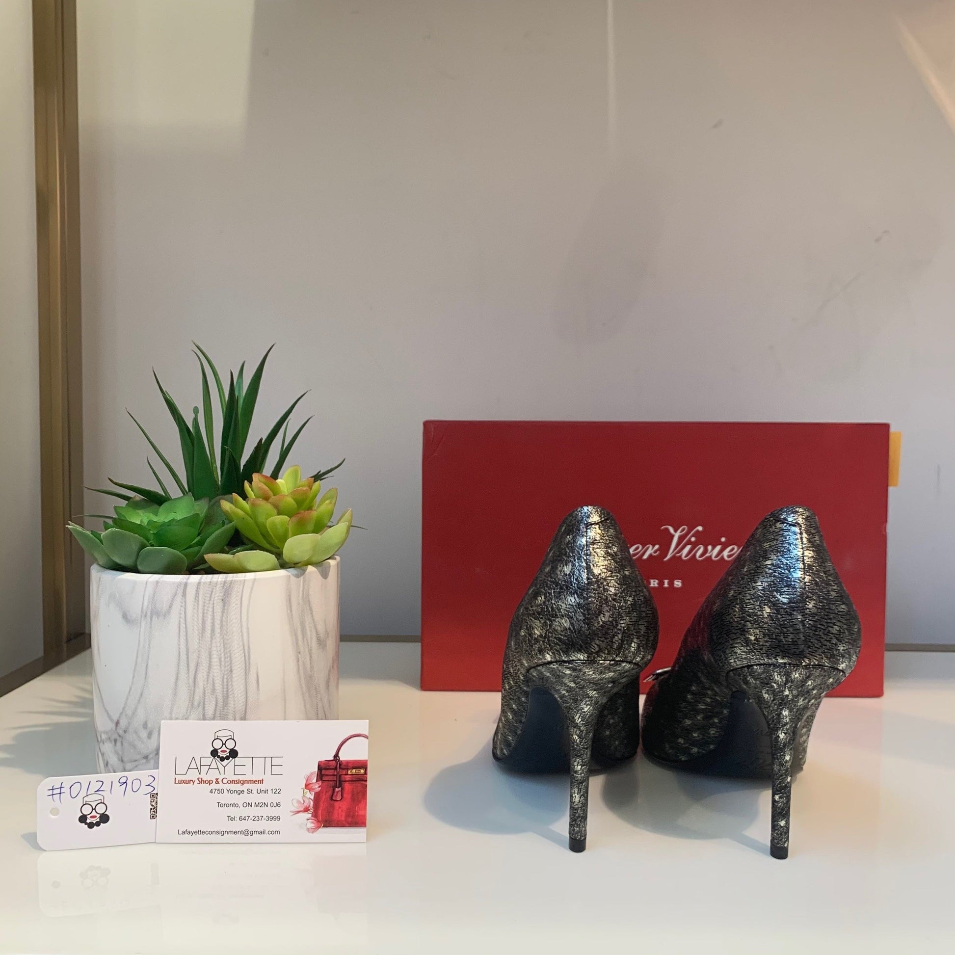 Roger Vivier Pumps-Size 37.5 #0121903 - Lafayette Consignment