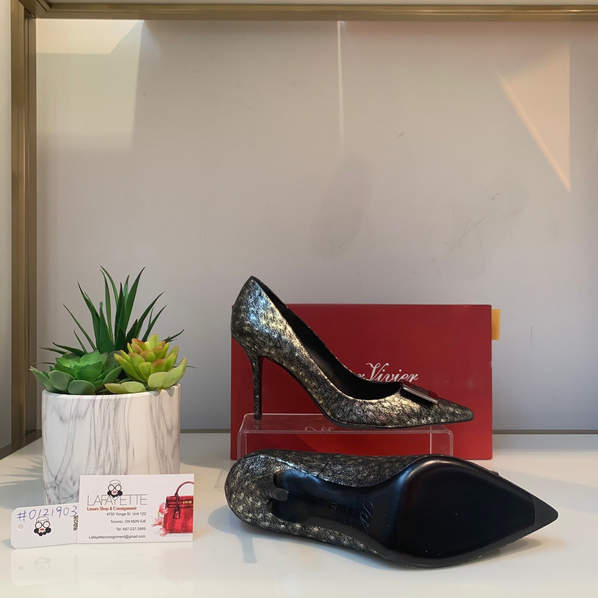 Roger Vivier Pumps-Size 37.5 #0121903 - Lafayette Consignment