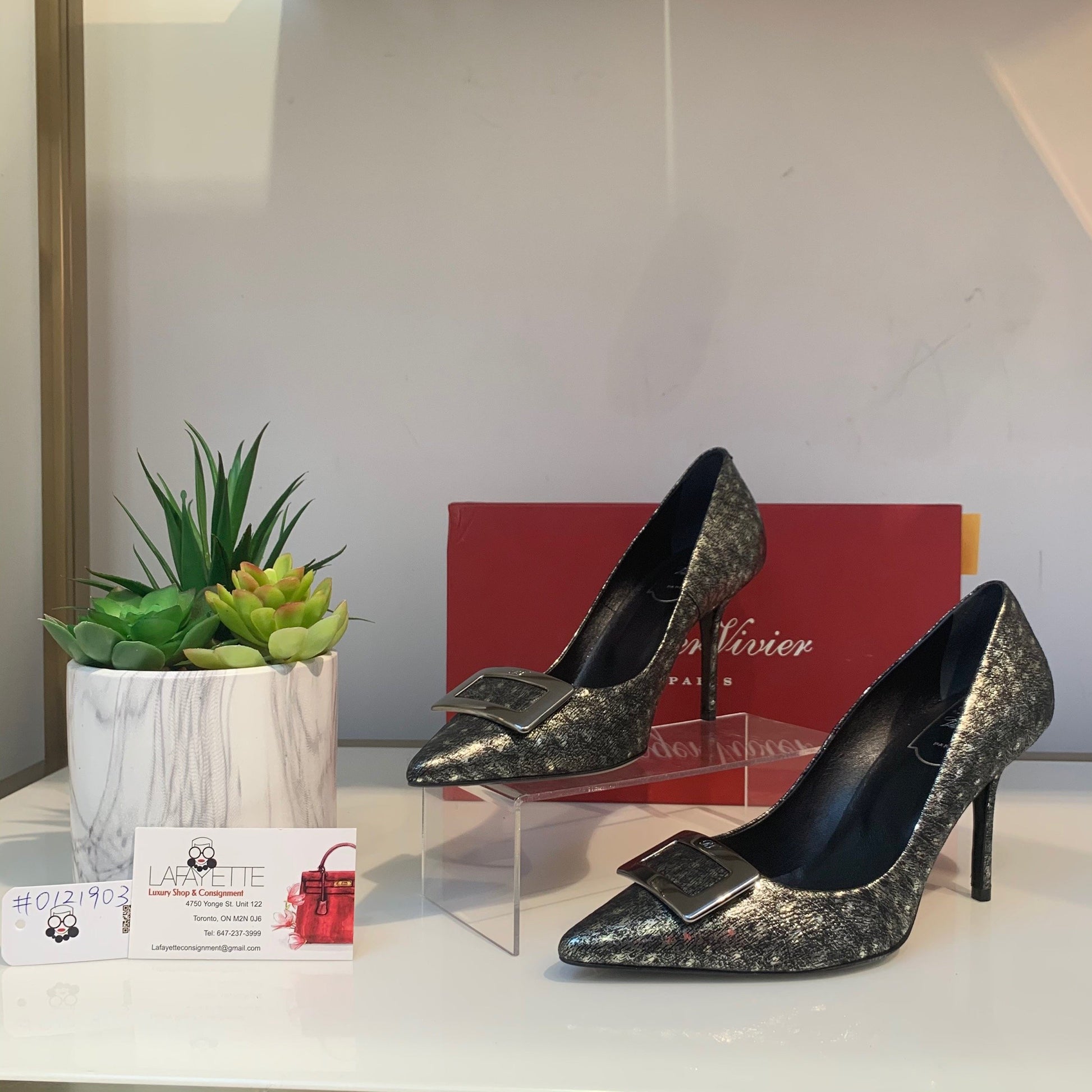 Roger Vivier Pumps-Size 37.5 #0121903 - Lafayette Consignment