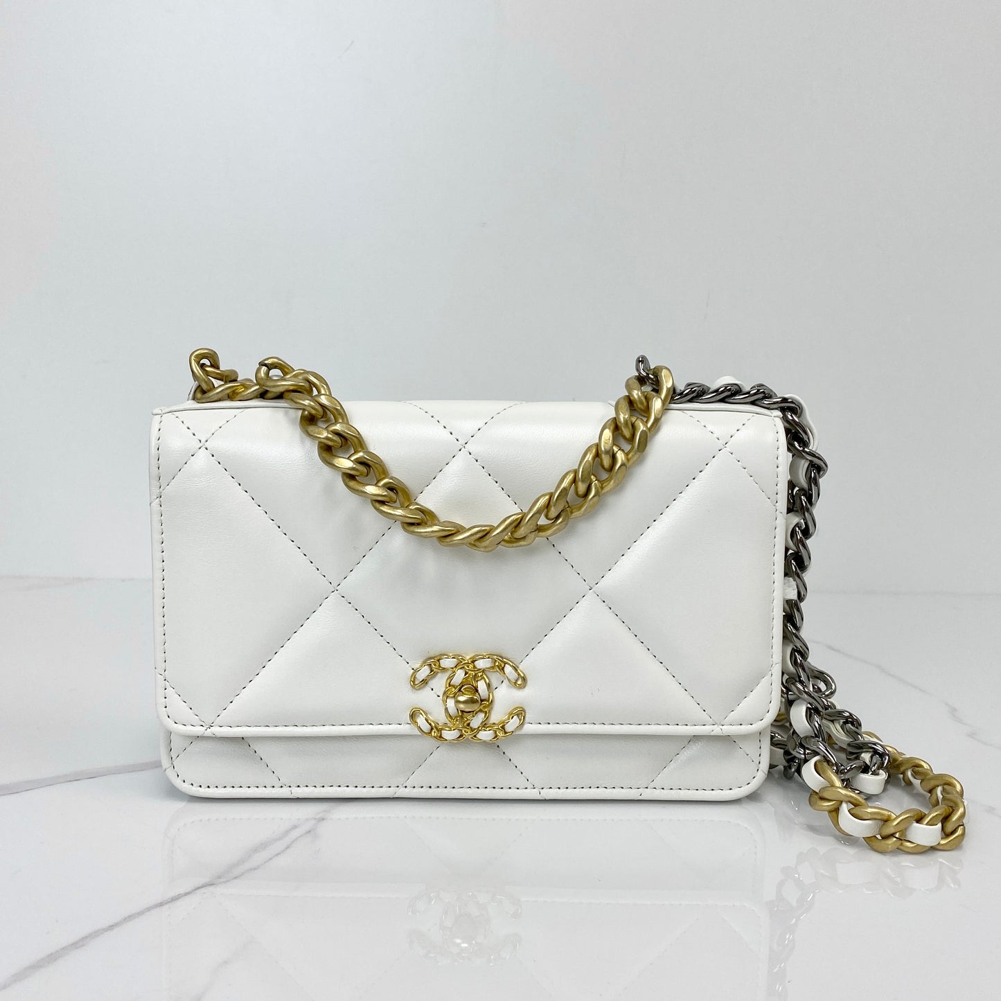 Chanel 19 Wallet on Chain - Lafayette Consignment