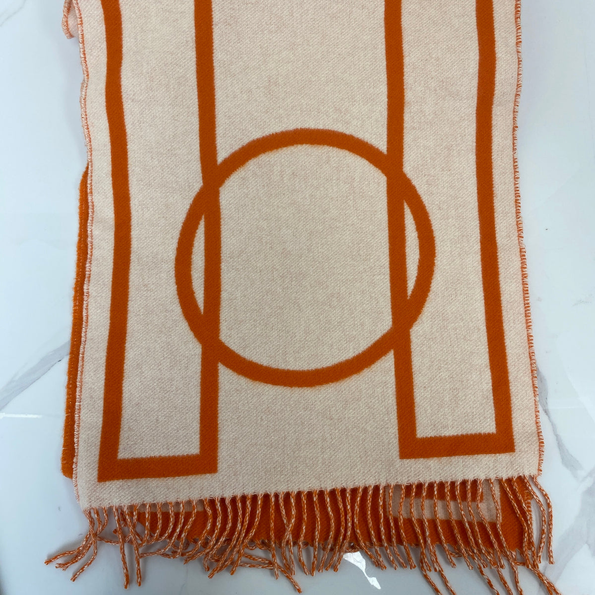 Hermès Scarf, 100% Cachemire — side view