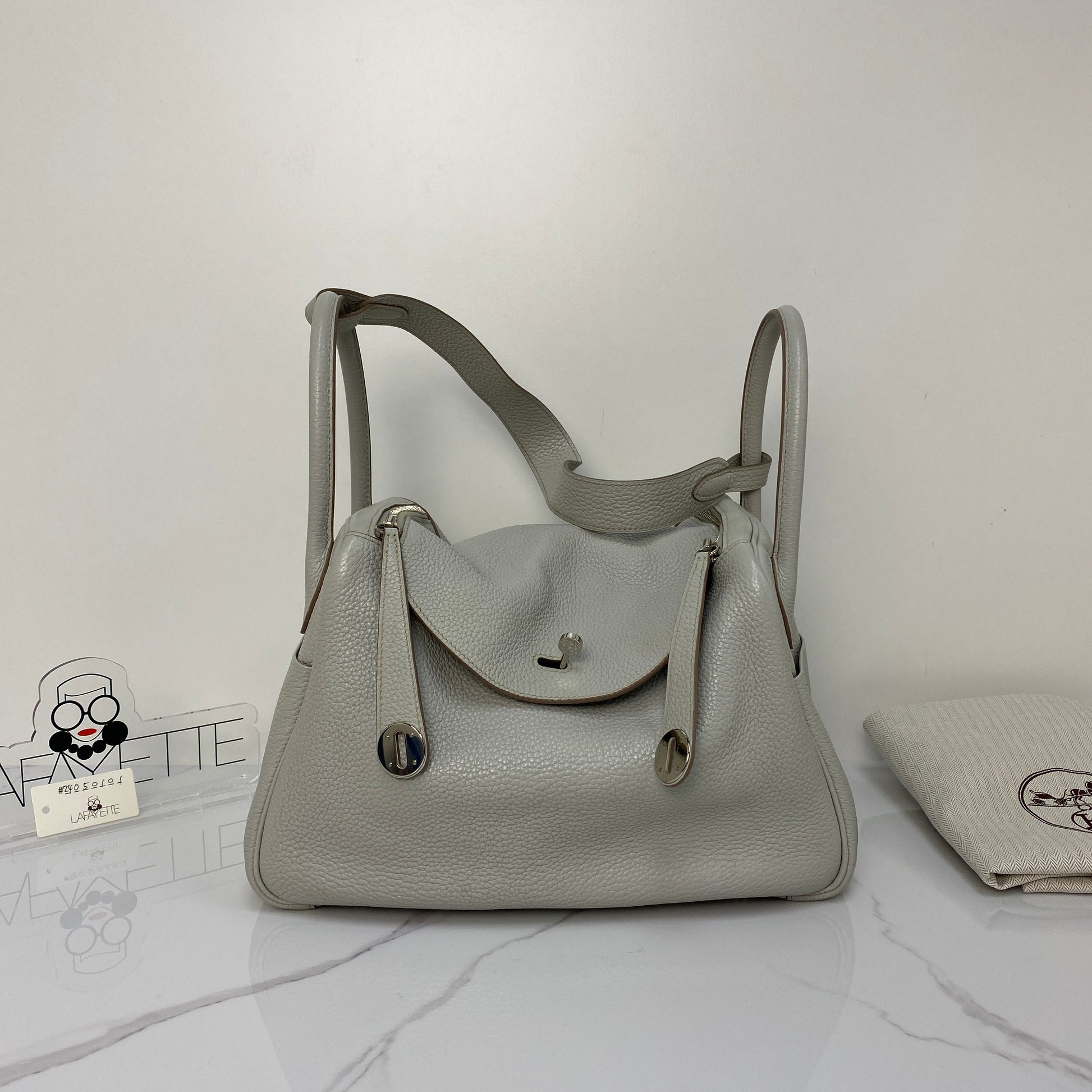 Hermès Lindy 30 - Lafayette Consignment