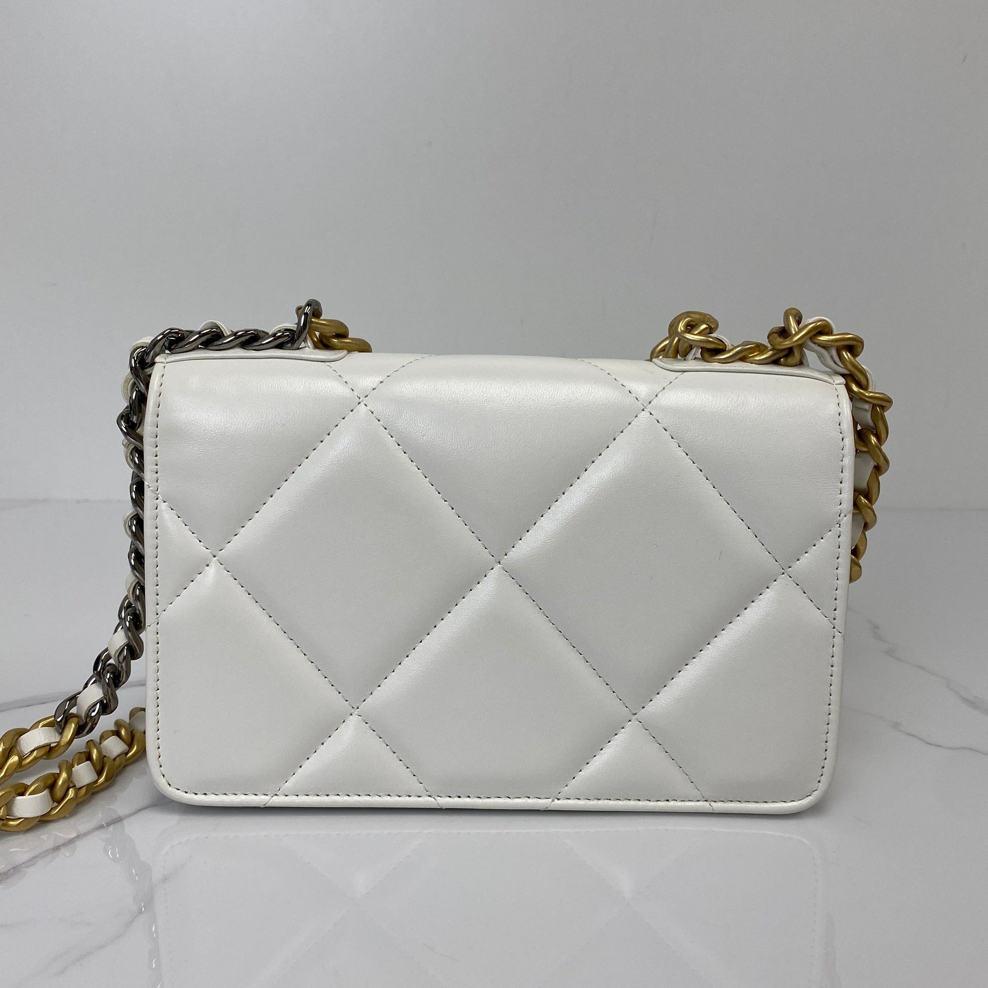 Chanel 19 Wallet on Chain | Lafayette Consignment Chanel WOC