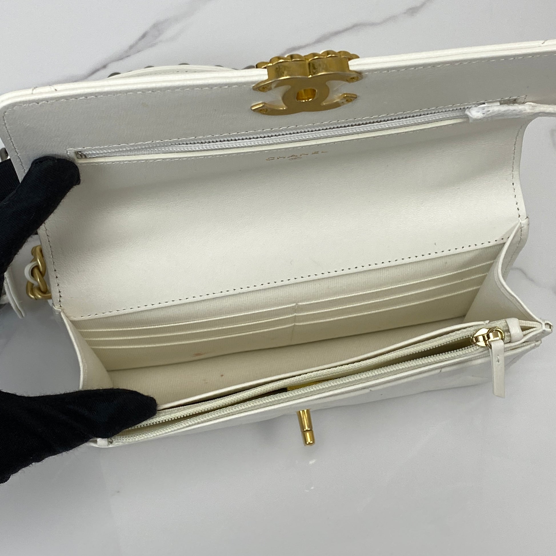 Chanel 19 Wallet on Chain | Lafayette Consignment Chanel WOC