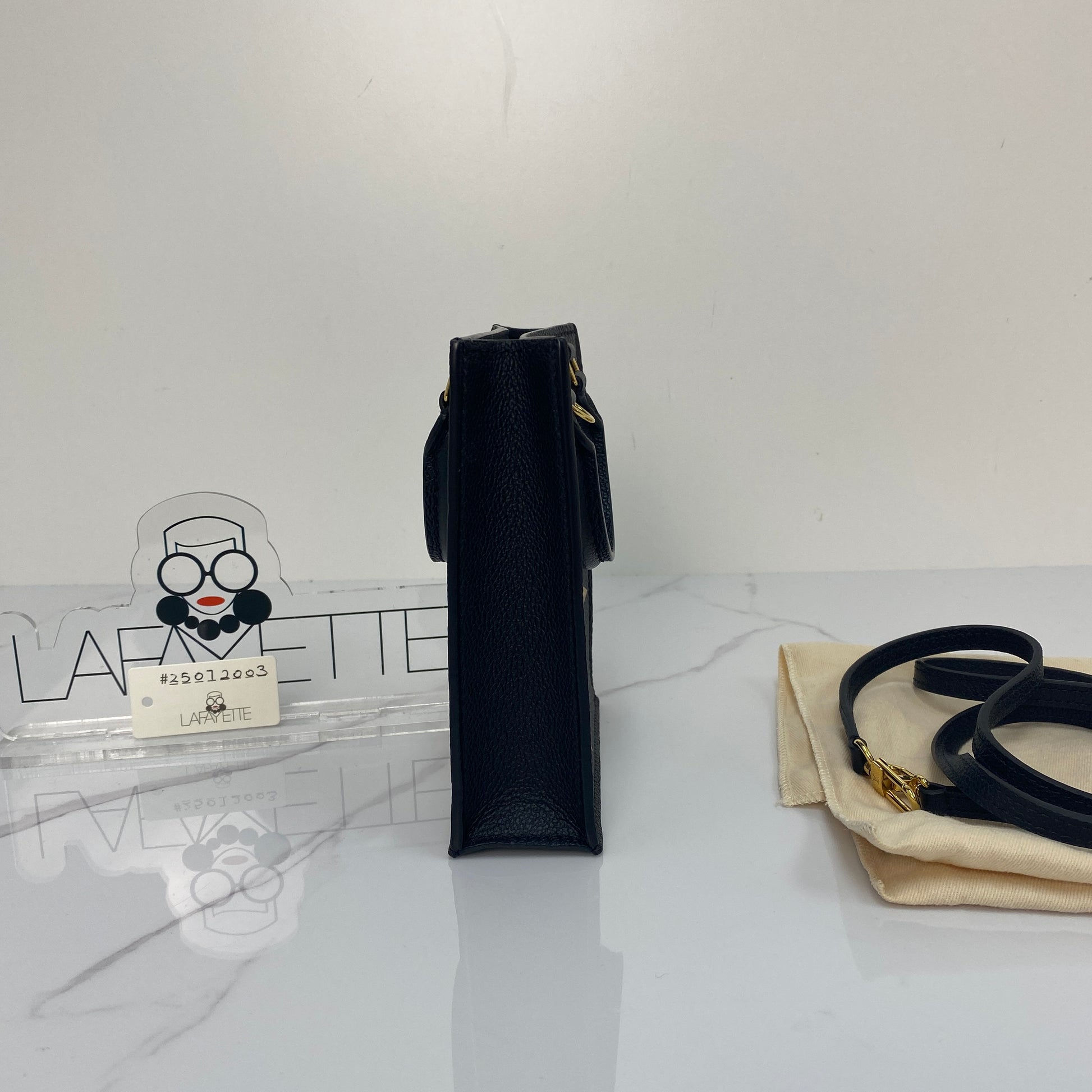 Louis Vuitton Petit Sac Plat