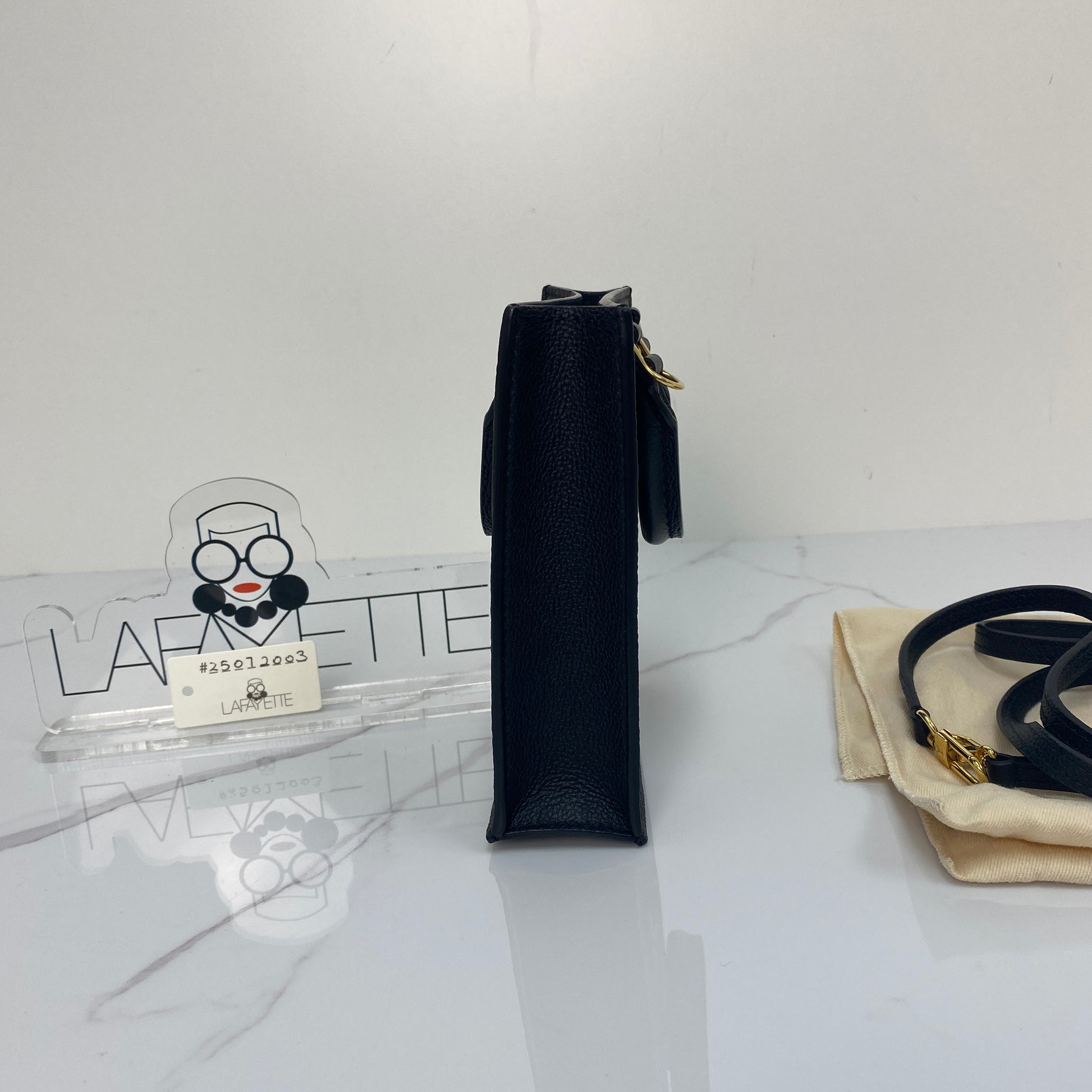 Louis Vuitton Petit Sac Plat