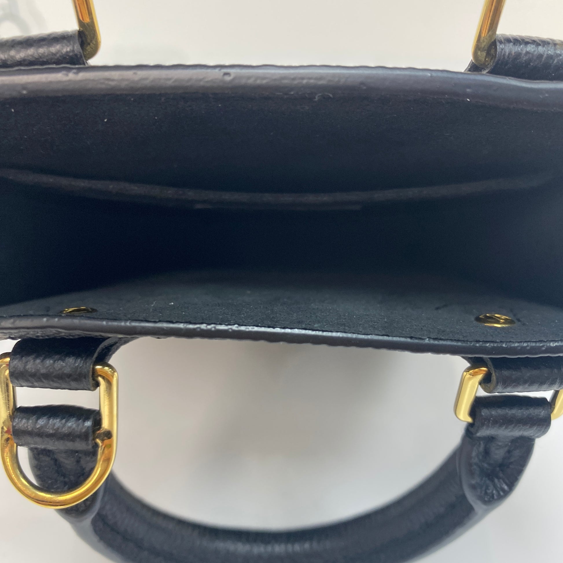 Louis Vuitton Petit Sac Plat