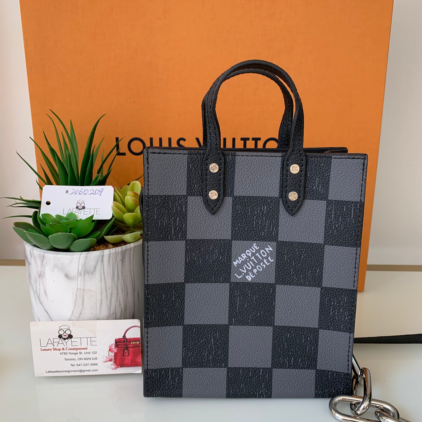 Louis Vuitton Sac plat - Lafayette Consignment