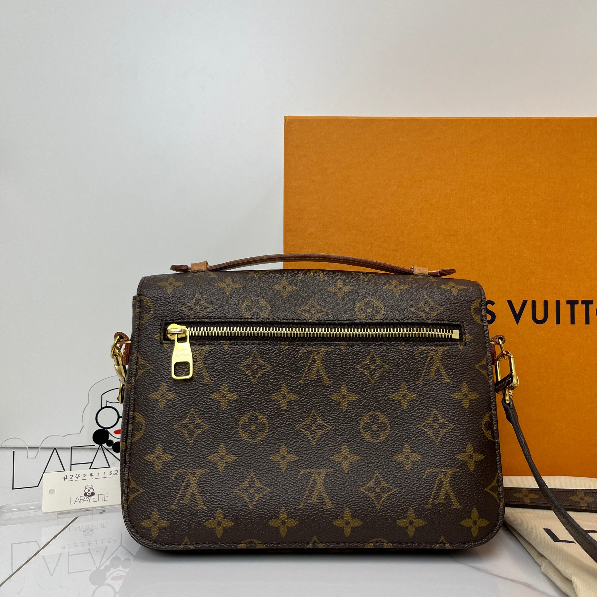 Louis Vuitton POCHETTE MÉTIS - Lafayette Consignment