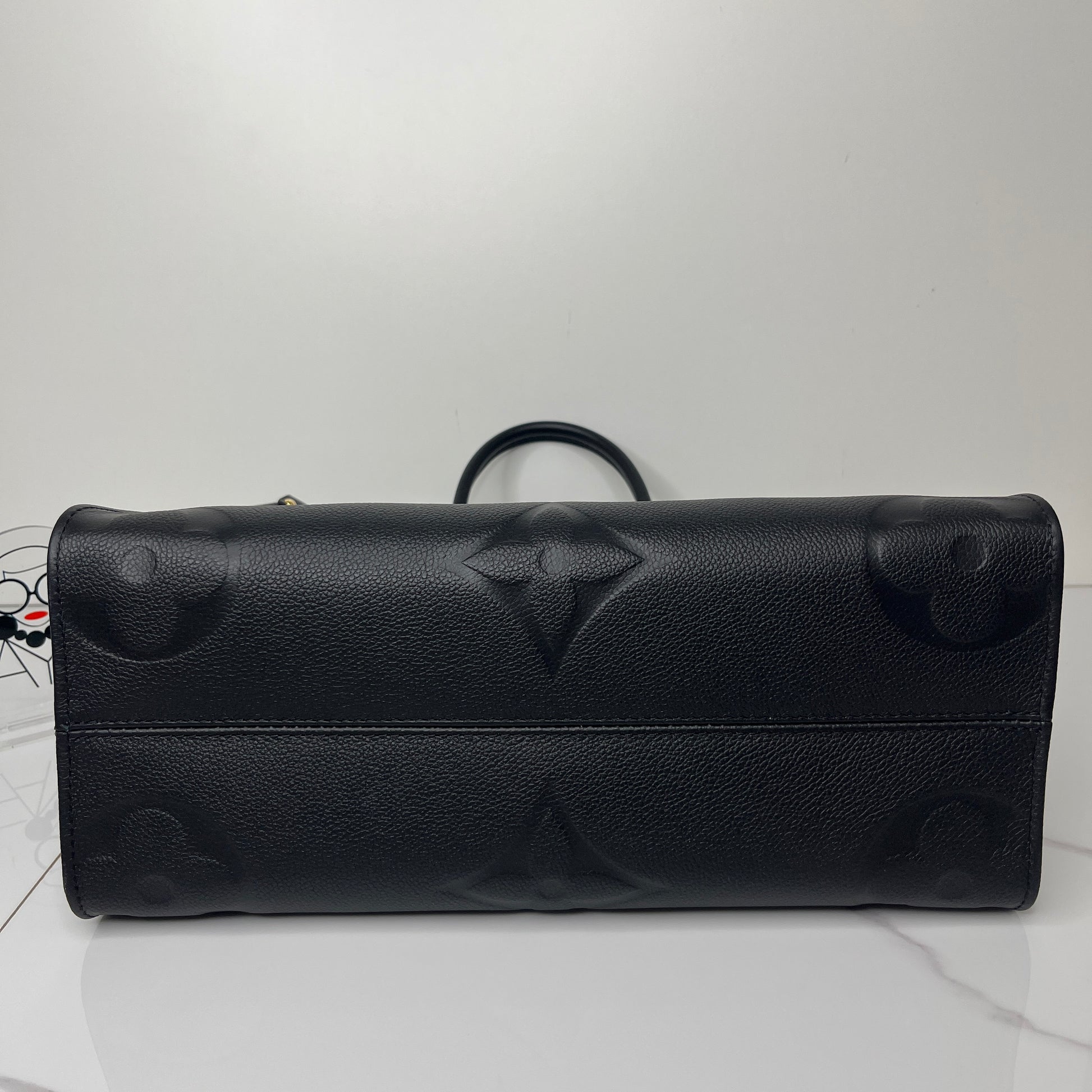 Louis Vuitton Onthego MM-Black - Lafayette Consignment