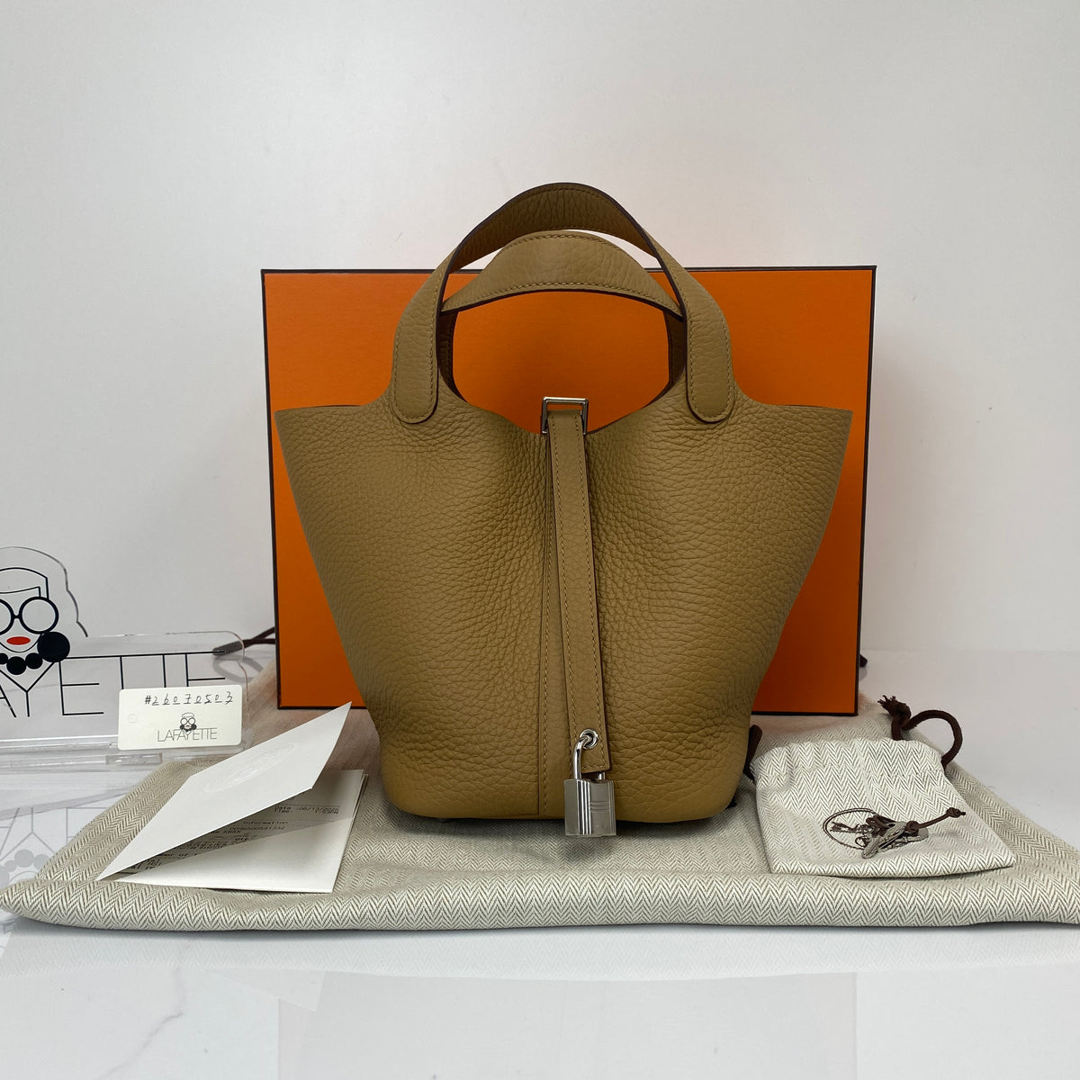 Hermès Picotin Lock 18, Biscuit Clemence leather, palladium hardware — detail view 1