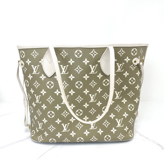 Louis Vuitton Neverfull MM tote in Kaki and Beige Monogram leather