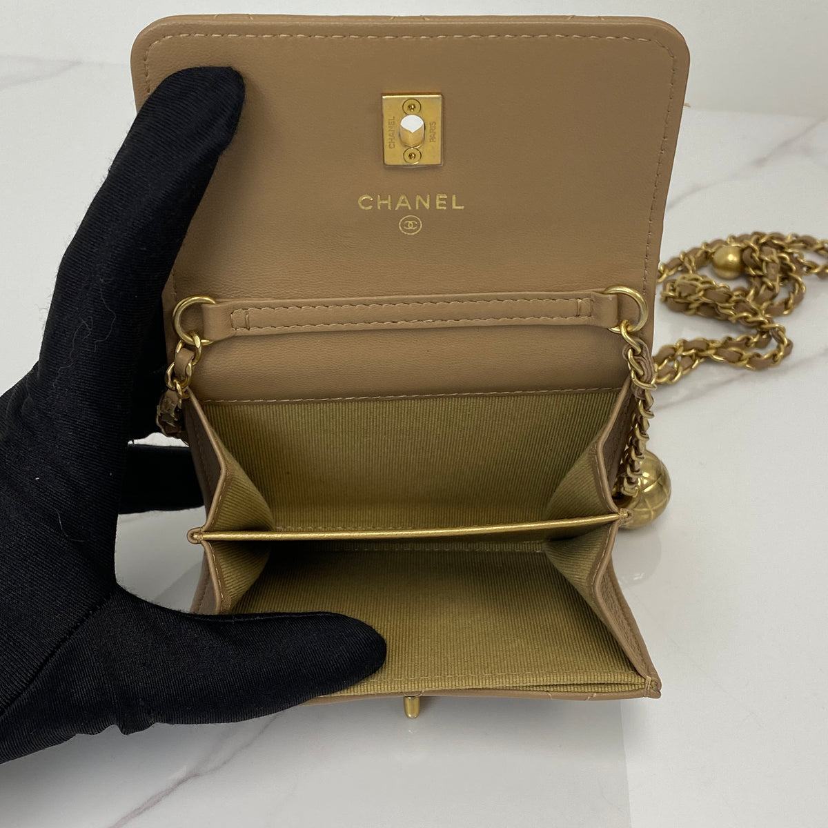 Chanel Pearl Crush Clutch with Chain - photo 4
