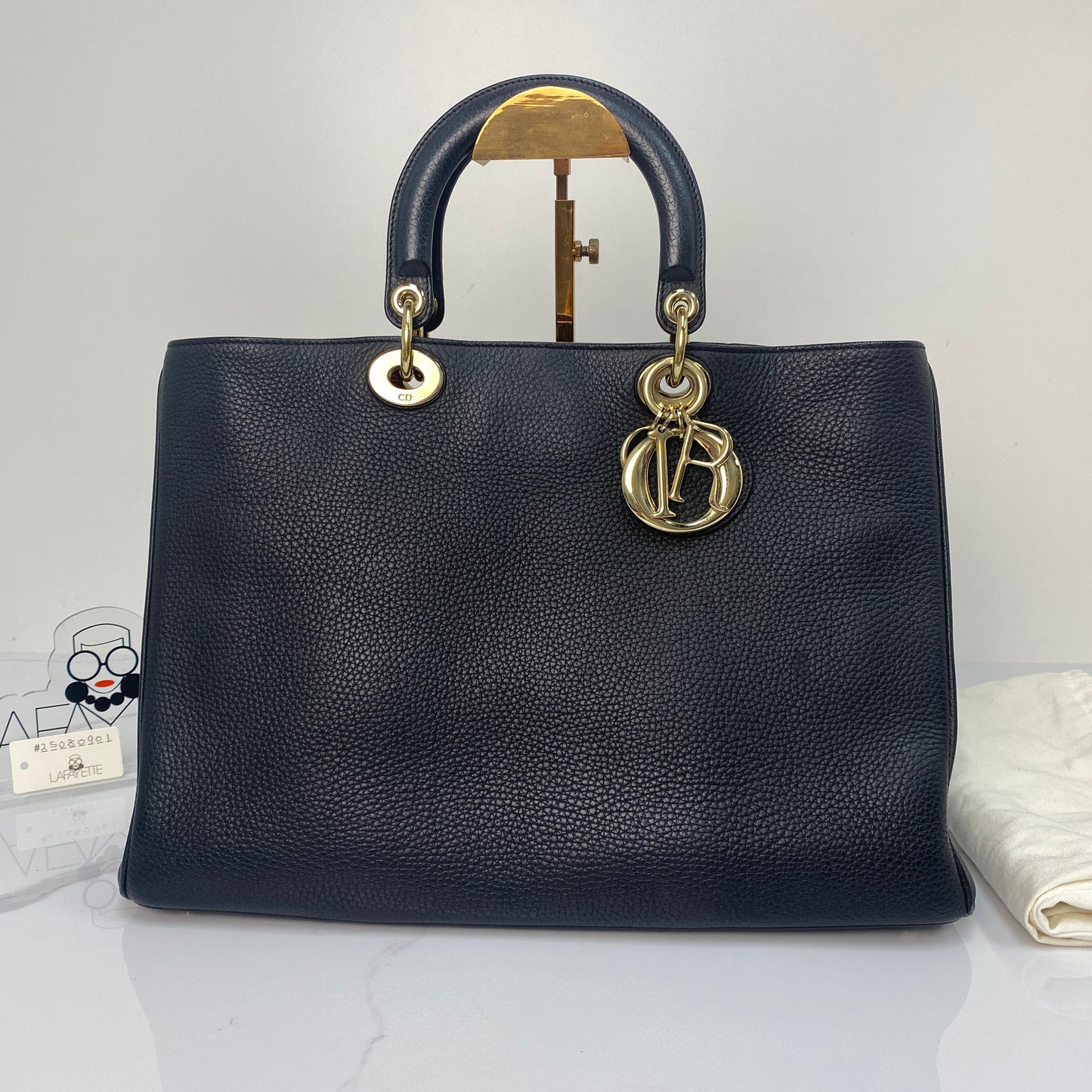 Side profile of the Dior Diorissimo Large Tote