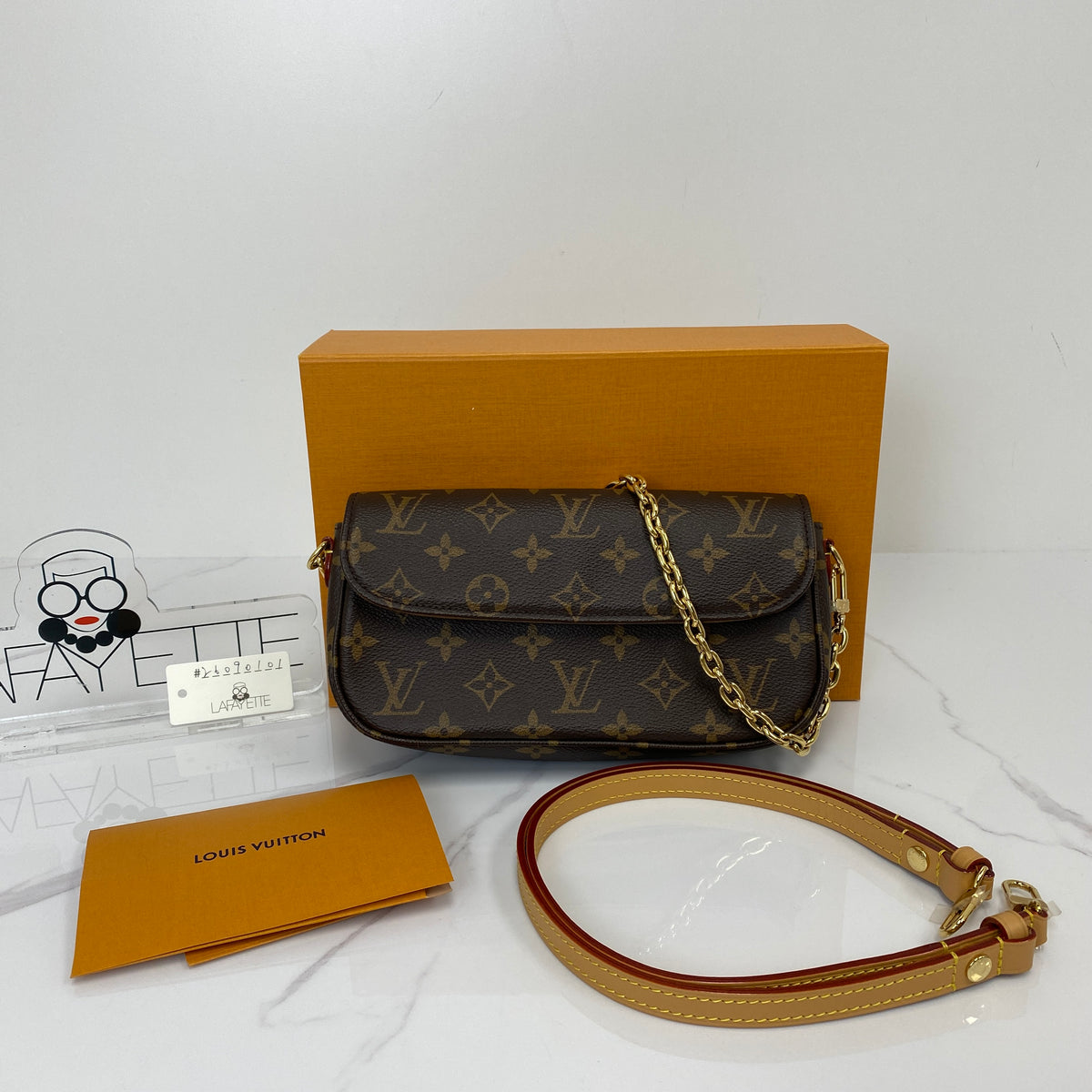 Louis Vuitton Wallet On Chain Ivy, brown Monogram coated canvas, gold-tone chain — detail view 1