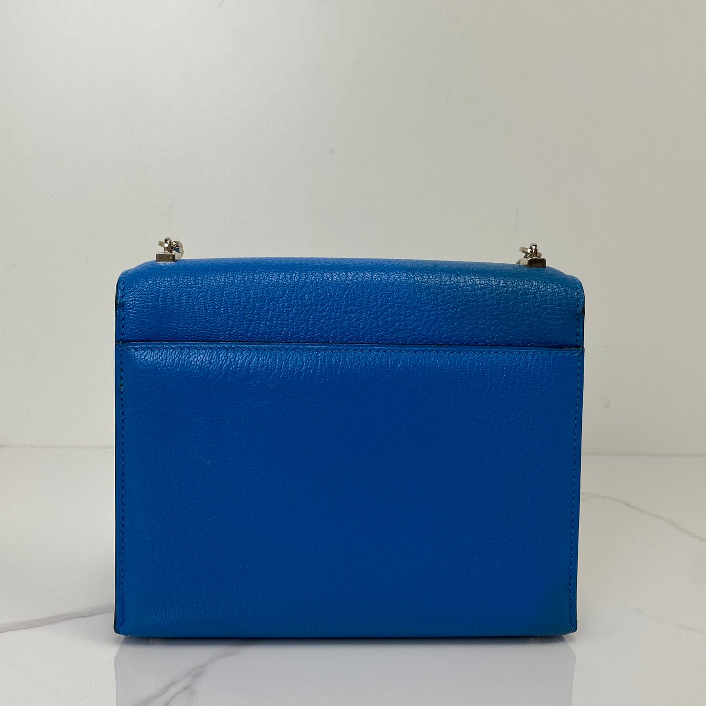 Hermès Verrou Mini Bleu Zanzibar — bolt clasp detail