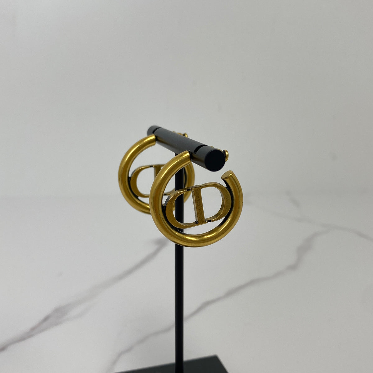 Christian Dior 30 Montaigne Hoop Earrings - photo 3