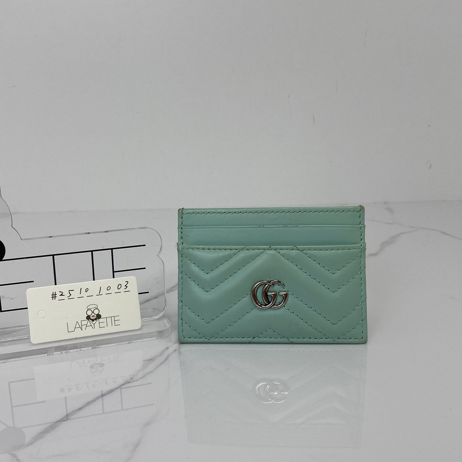 Gucci GG Marmont Card Case, light green calfskin, silver-tone hardware — detail view 1
