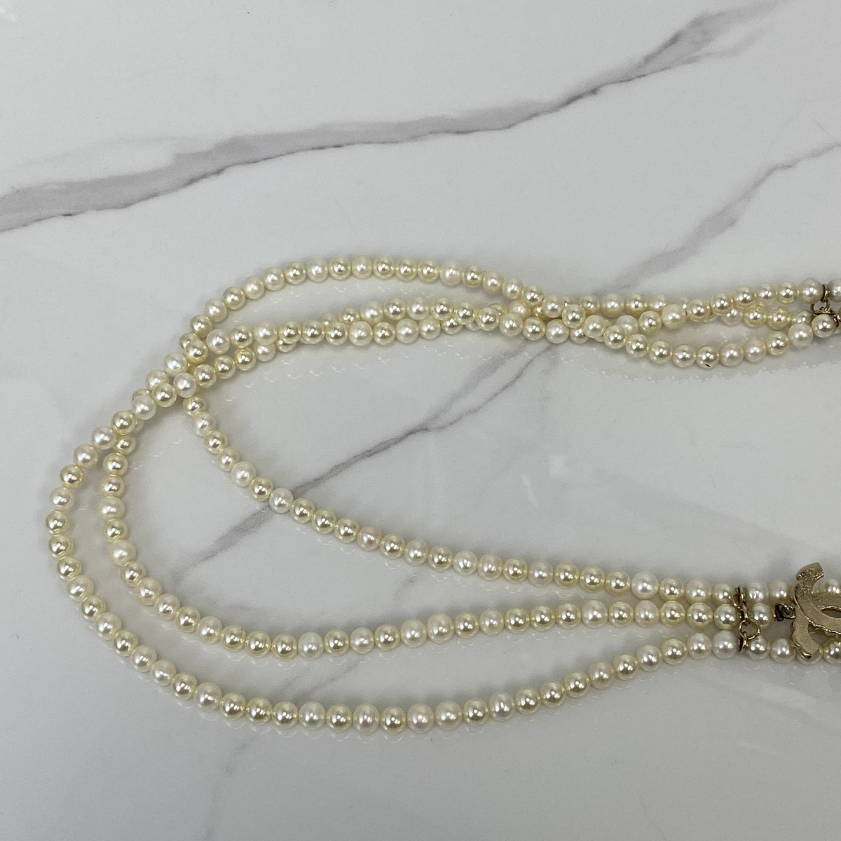 Chanel CC Crystal B17 Triple Pearl Necklace - photo 4