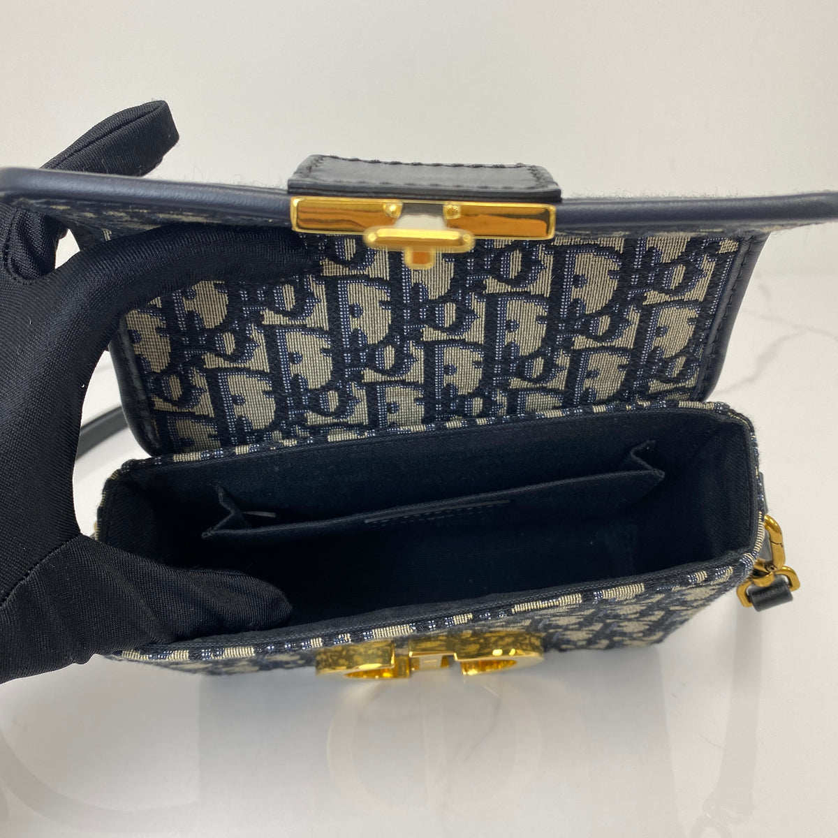 Christian Dior 30 Montaigne Box Bag Blue Dior Oblique, Blue Dior Oblique Jacquard Canvas, Gold Tone — detail view 4