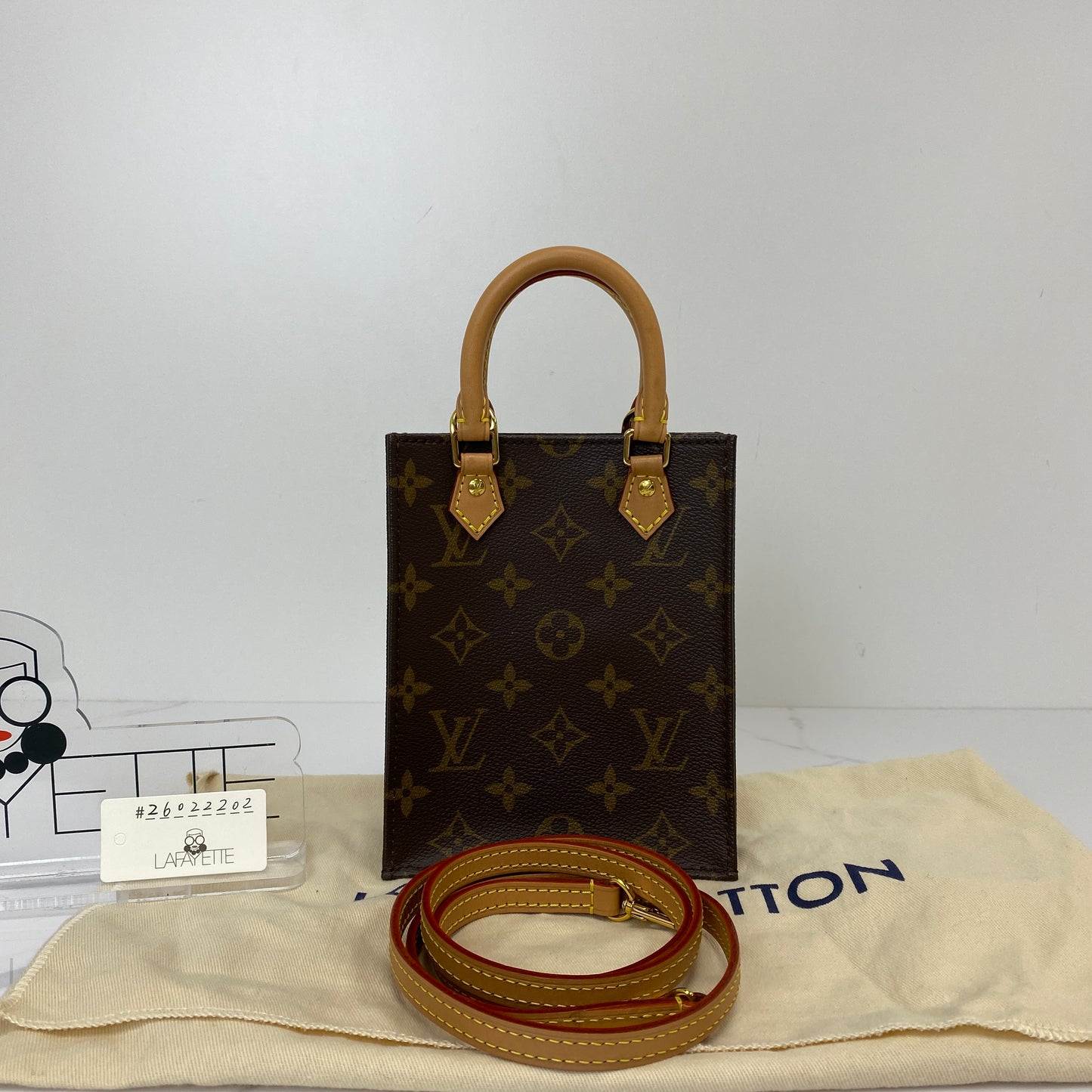 Front view of the LV Petit Sac Plat