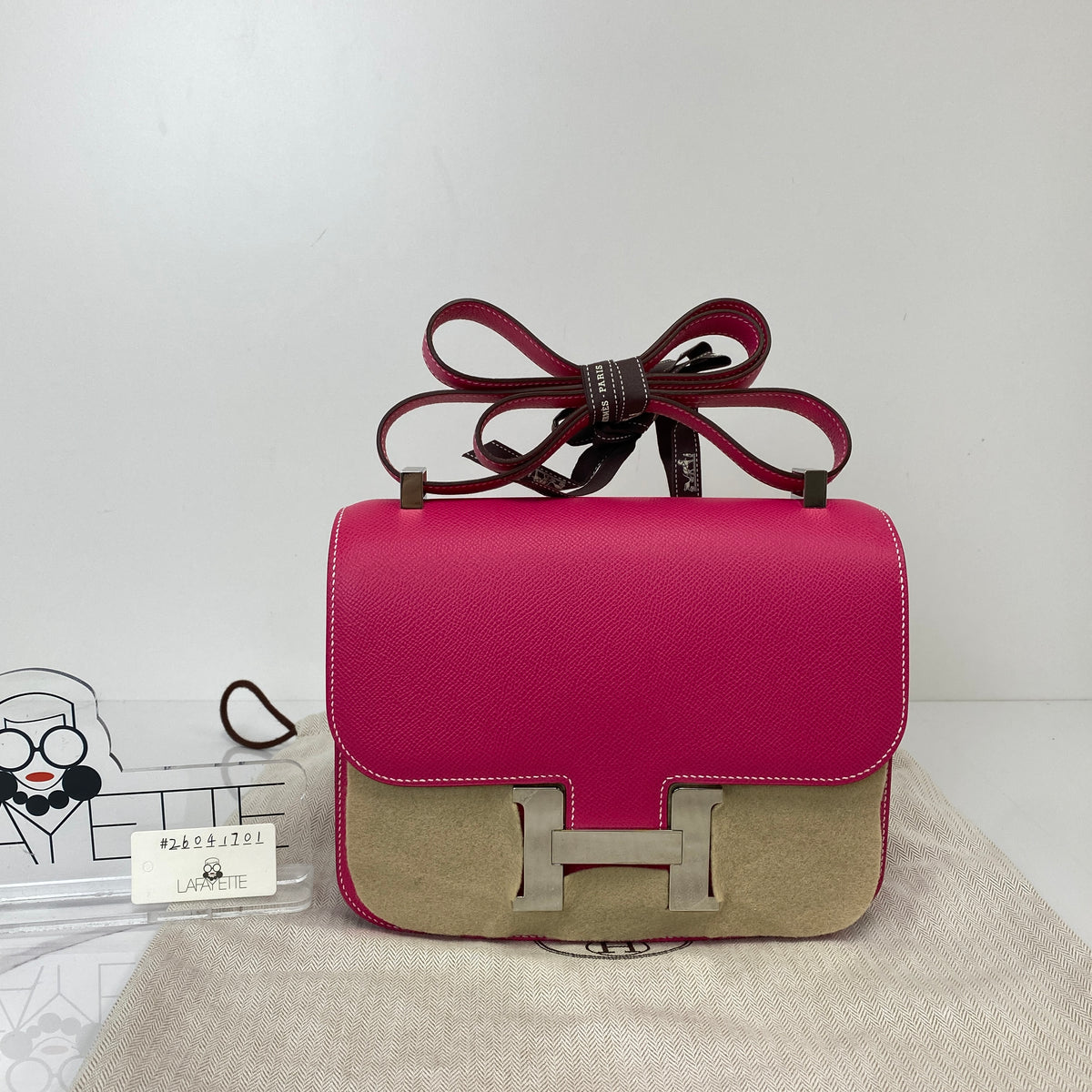 Hermès Constance 24, pink Epsom calfskin, palladium hardware — detail view 1