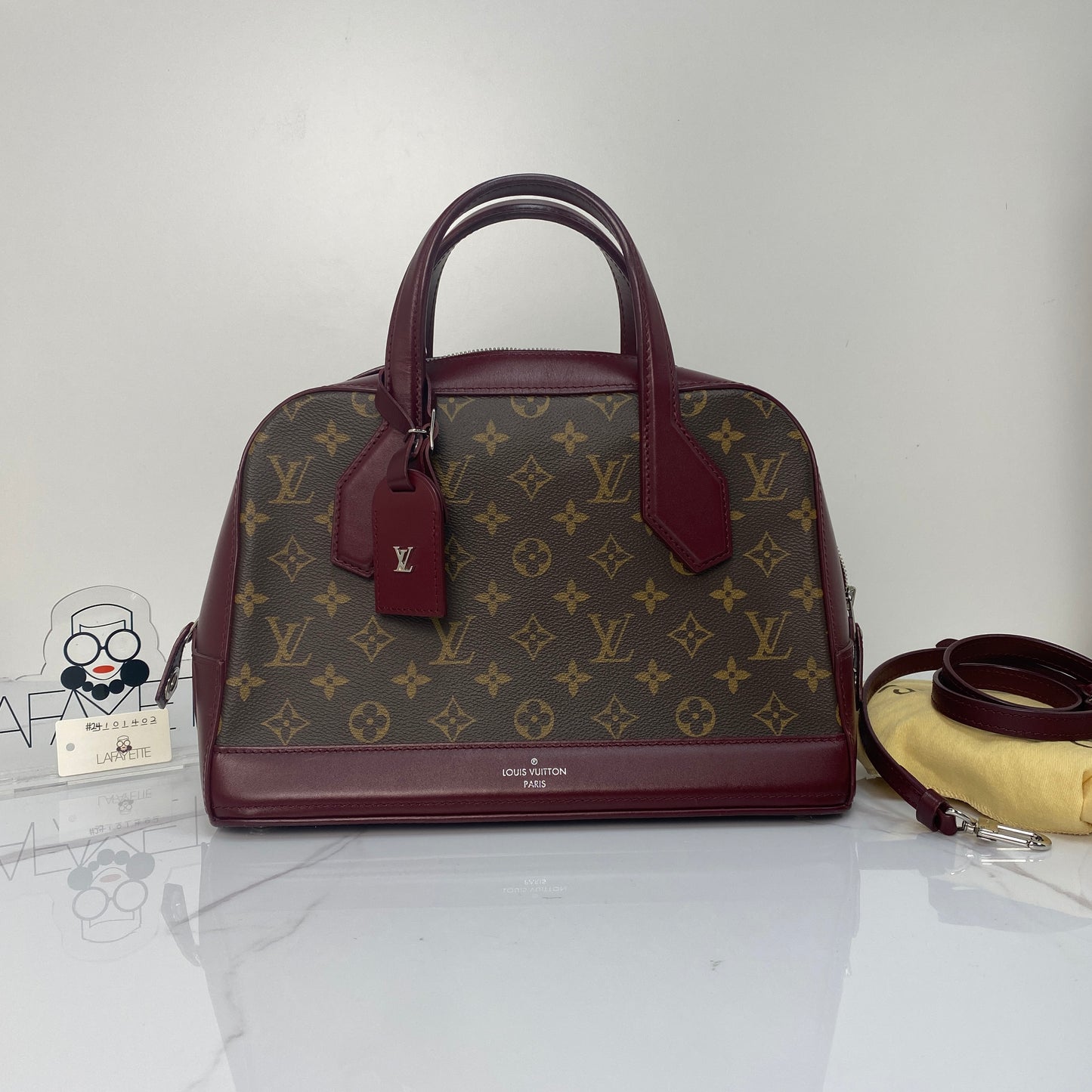 Interior of the Louis Vuitton Dora Monogram PM