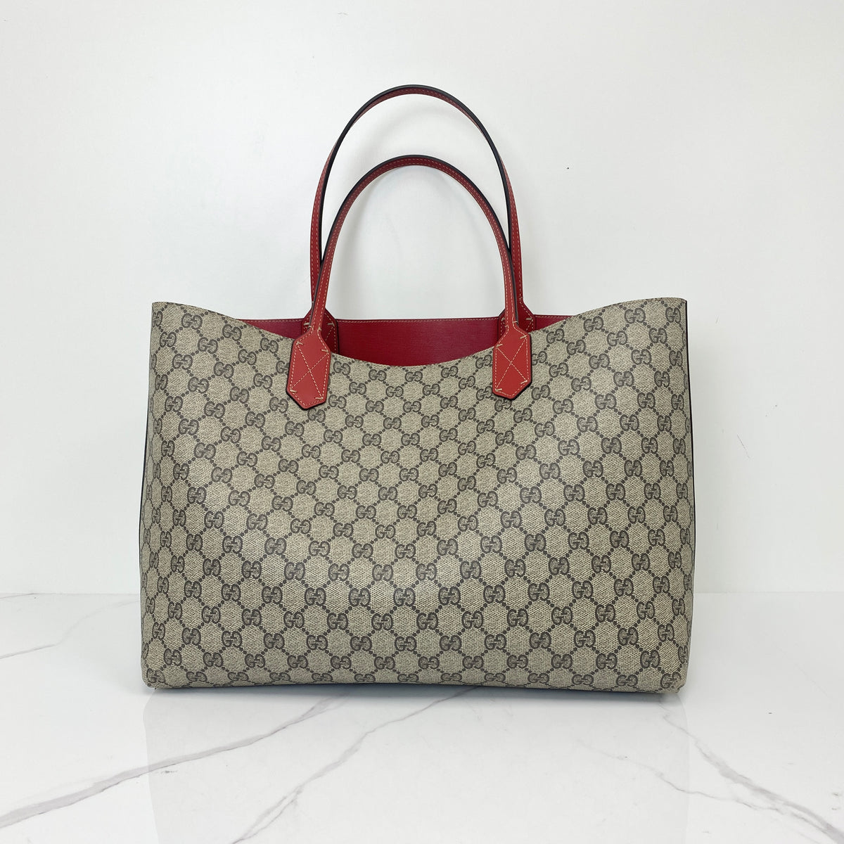 Gucci GG Supreme Monogram Reversible Tote Beige Red, Beige / Red GG Supreme Canvas — front view