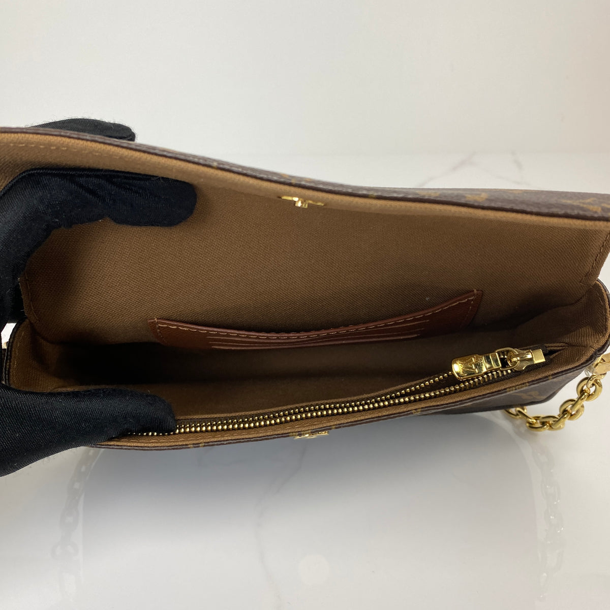 Louis Vuitton Wallet On Chain Ivy, brown Monogram coated canvas, gold-tone chain — detail view 5