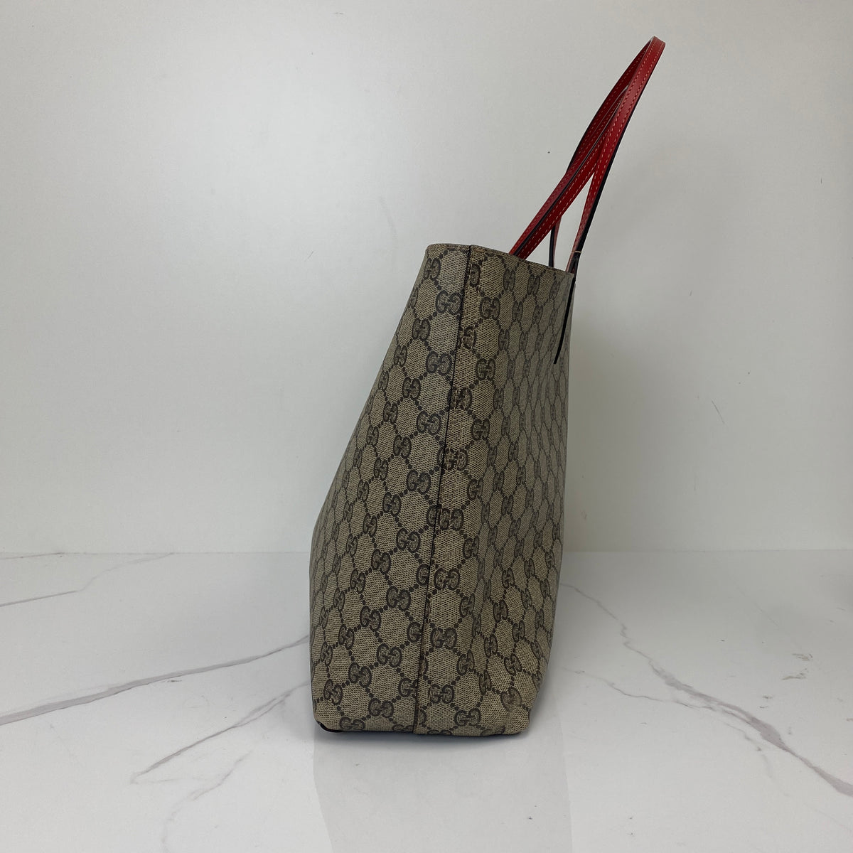 Gucci GG Supreme Monogram Reversible Tote Beige Red, Beige / Red GG Supreme Canvas — detail view 2