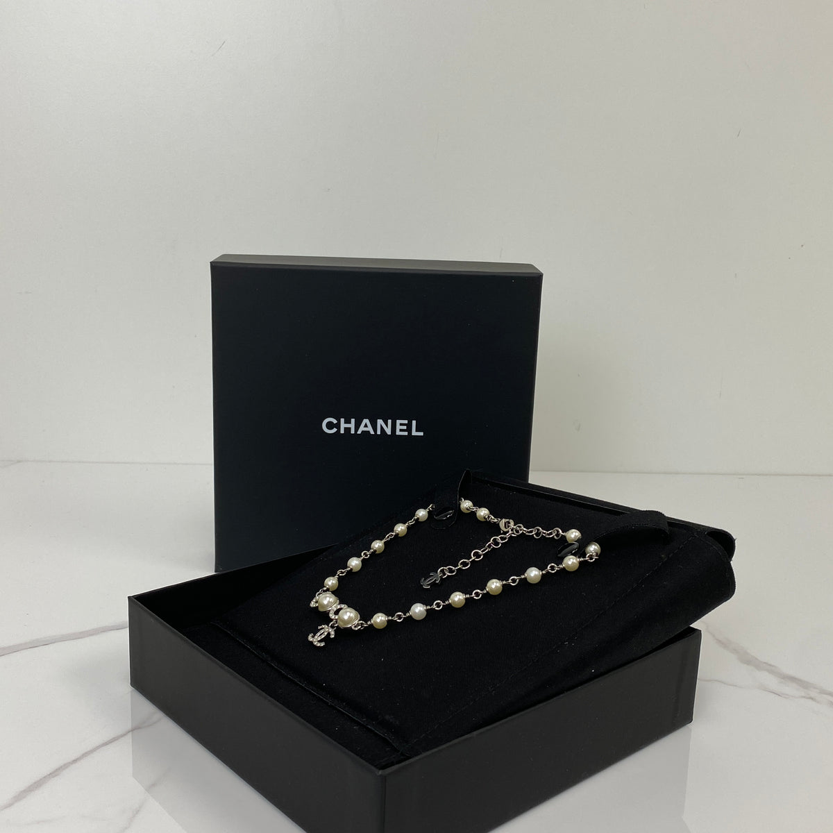 Chanel Crystal Pearl CC Choker - photo 2