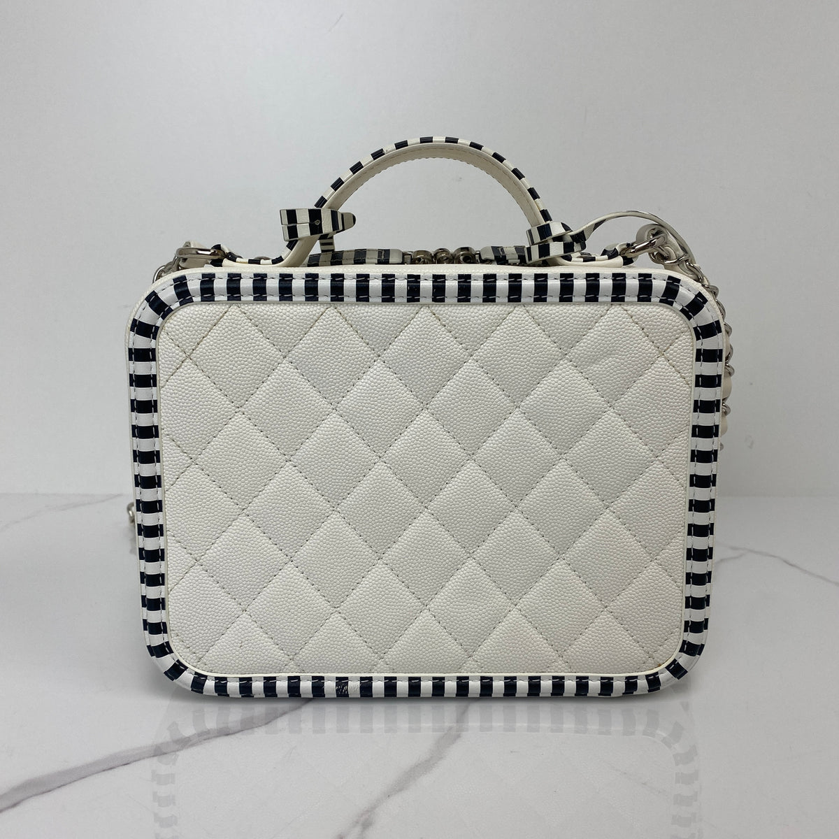 Chanel Filigree Vanity Case - photo 3