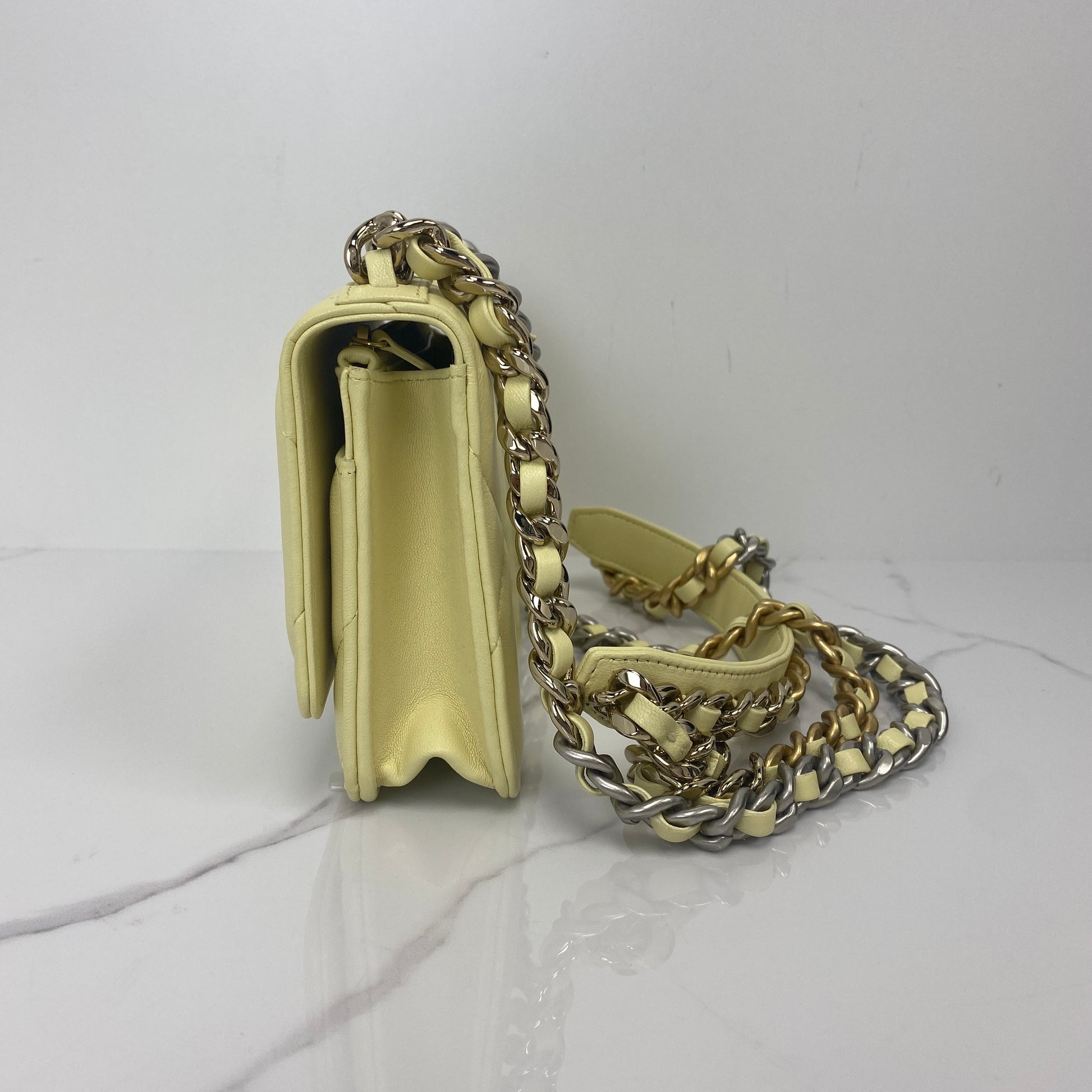 Chanel 19 Wallet on Chain - photo 4