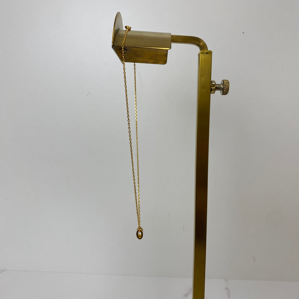 Hermès Mini Pop H Pendant Marron Glacé, Marron Glacé Lacquered Metal, Yellow Gold Plated — detail view 4