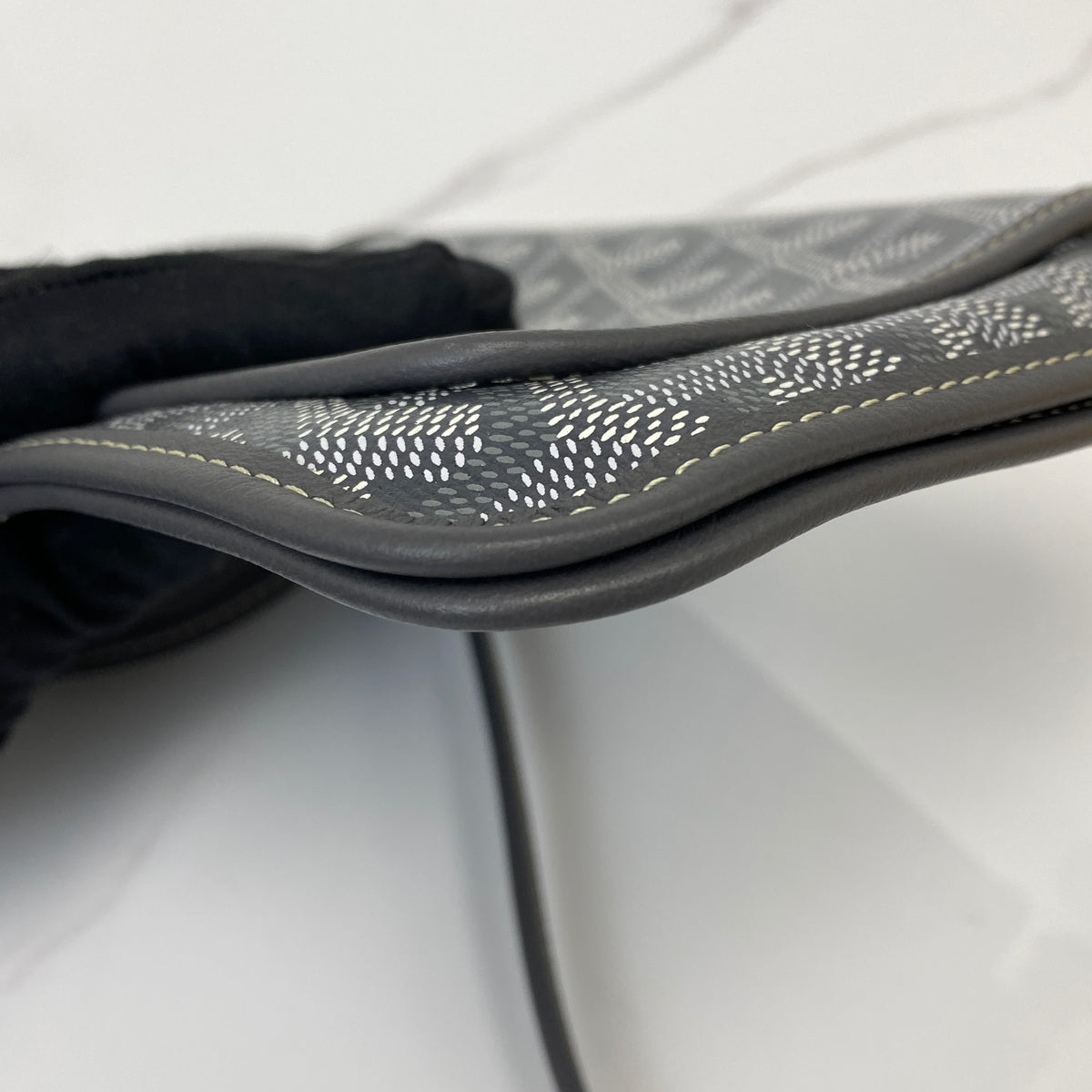 Goyard Plumet Pouch-Wallet in grey Goyardine canvas - interior view