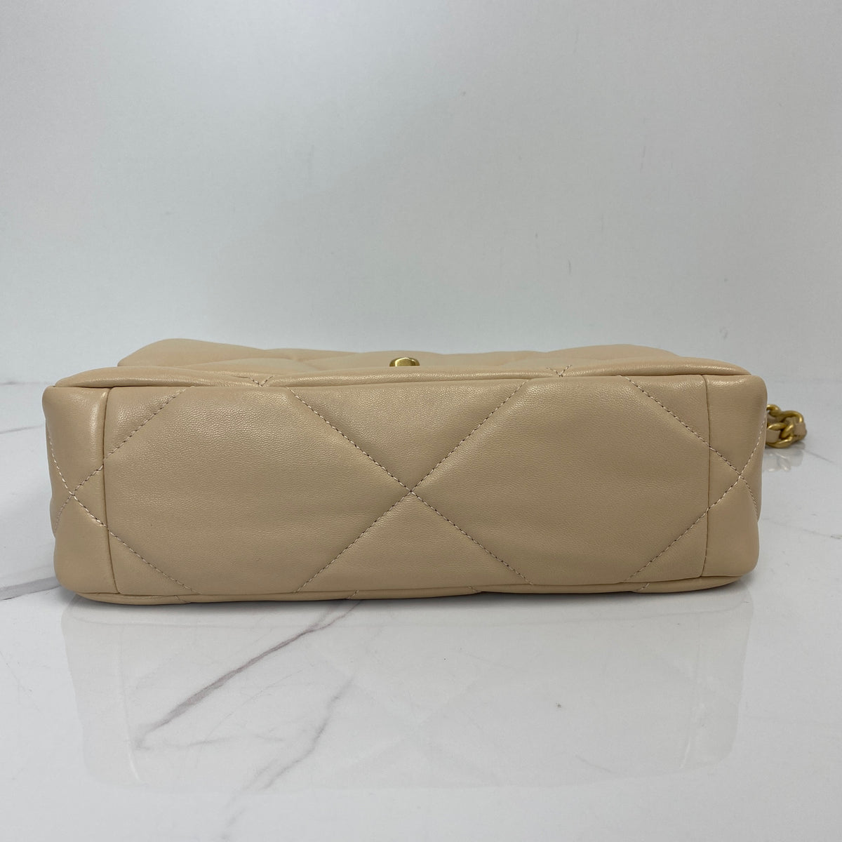 Chanel 19 Bag Beige Lambskin, Beige Lambskin, Mixed Gold, Silver and Ruthenium Tone — detail view 3