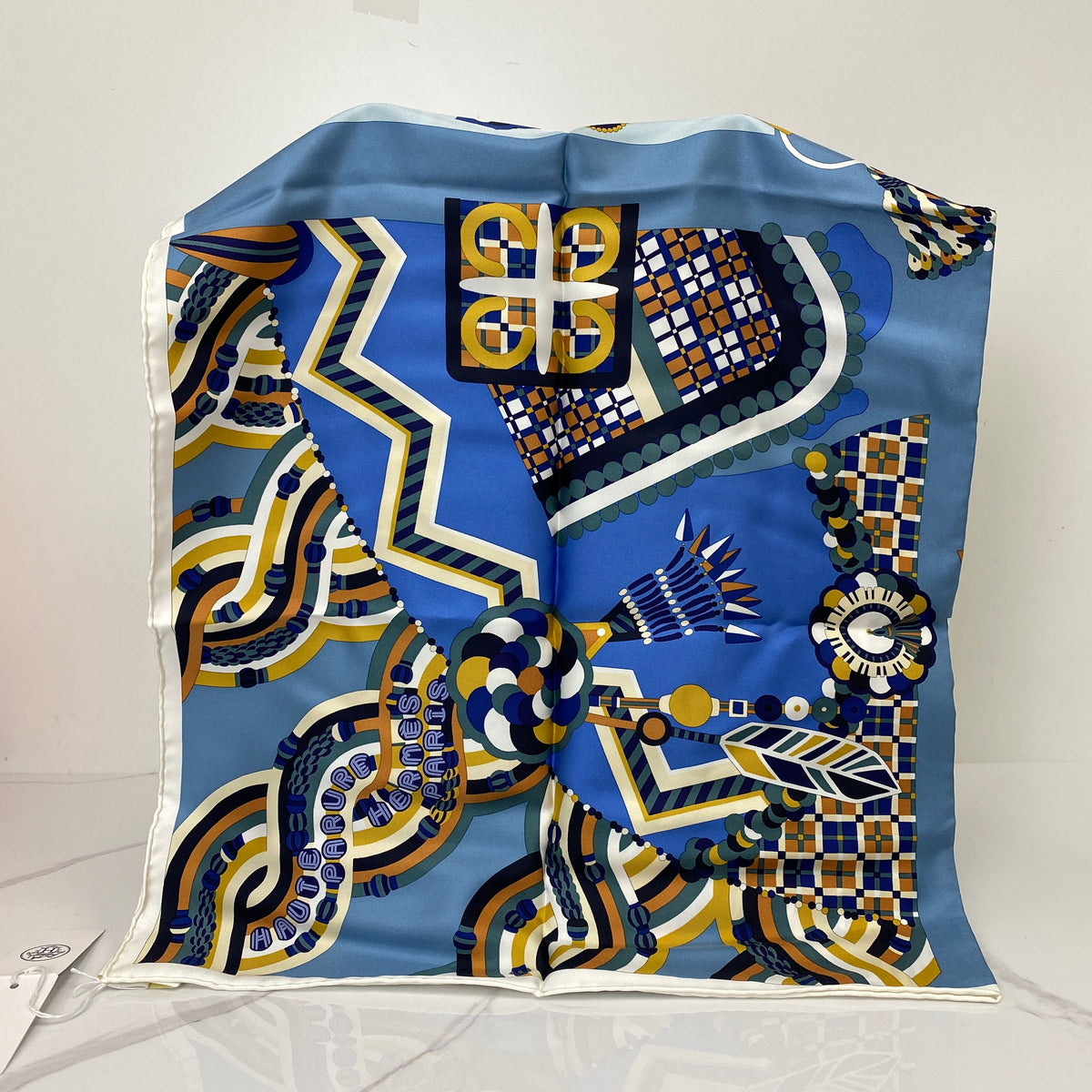 Hermès Haute Parure Scarf 90 Bleu — print detail