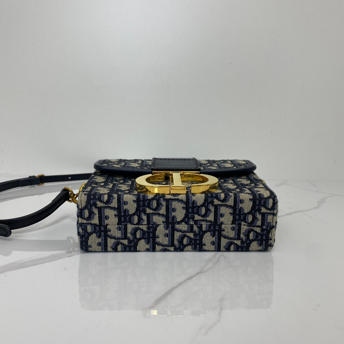 Christian Dior 30 Montaigne Box Bag Blue Dior Oblique, Blue Dior Oblique Jacquard Canvas, Gold Tone — detail view 3