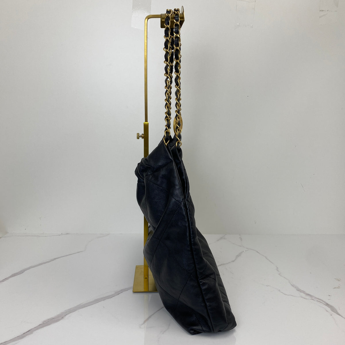 Chanel 22 Bag Medium Black Shiny Calfskin, Black Shiny Calfskin, Gold Tone — detail view 1