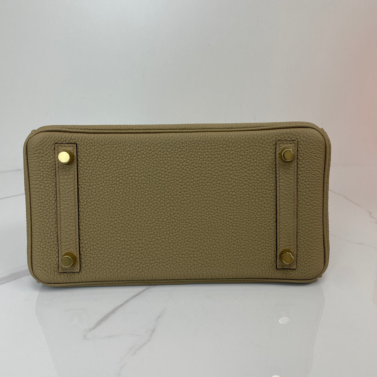 Hermès Birkin 25, Beige Marfa Togo leather, gold hardware — detail view 4
