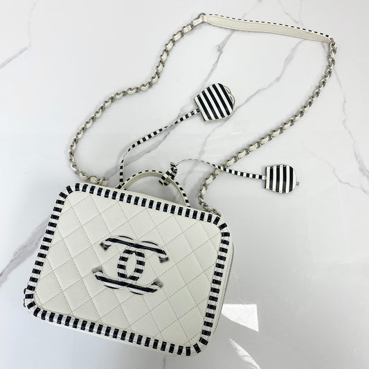 Chanel Filigree Vanity Case - photo 1