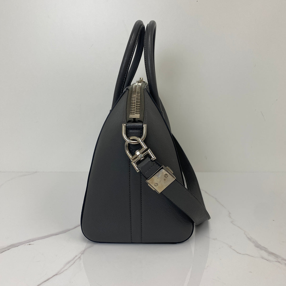 Givenchy Small Antigona Grey, Grey Goatskin, Silver Tone — detail view 2