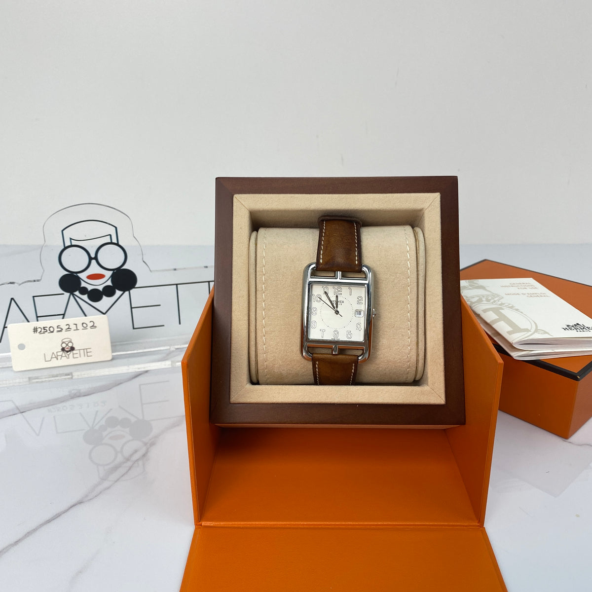 Hermès Cape Cod Watch, Large Model, 37mm, calfskin and steel, gold-tone dial — detail view 1